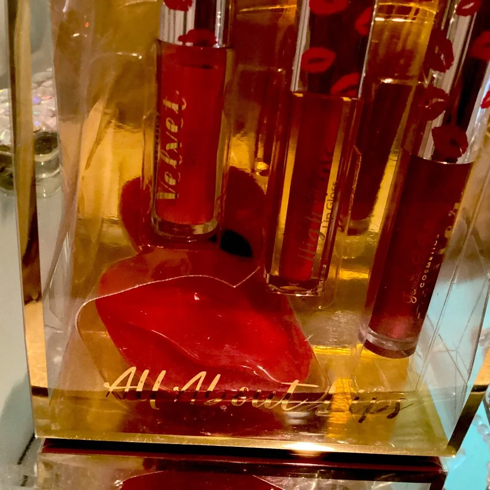 Pretty lipstick bundle